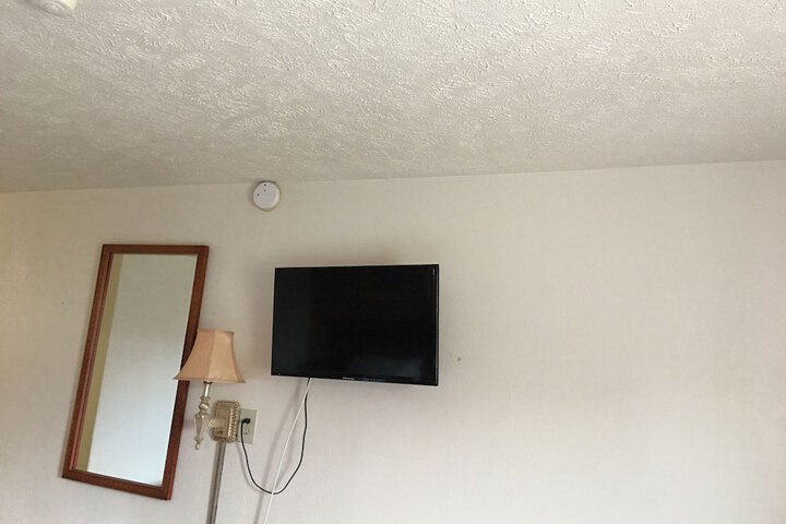Room 14 of 28