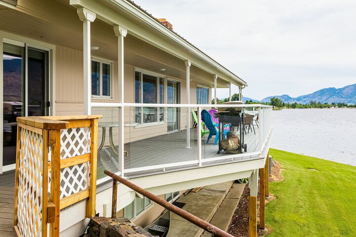 Linger Longer Lakeside Cottage