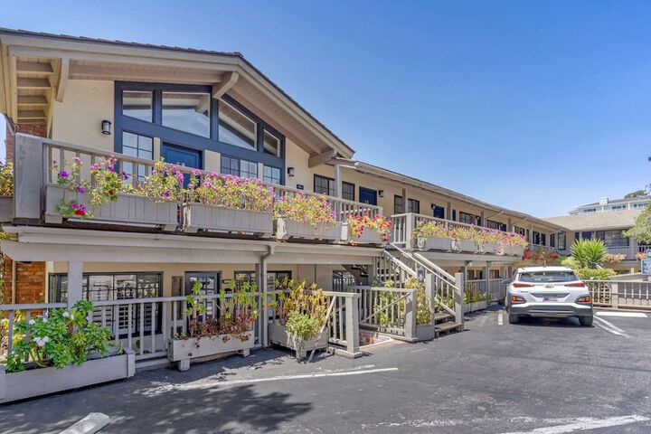 Hotel 3 of 65