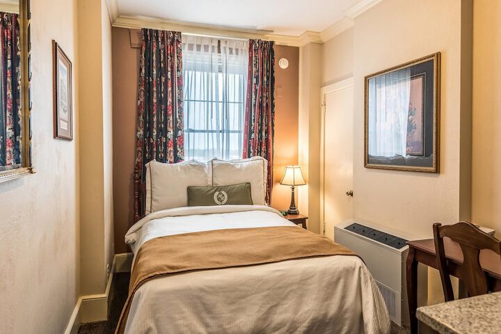 Hotel Bothwell Sedalia Central District an Ascend Collection Hotel