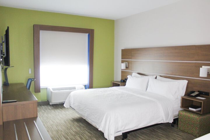 Holiday Inn Express & Suites Martinsville by IHG