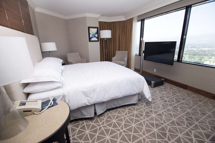 Room 46 of 83