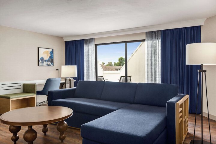 Room 62 of 100