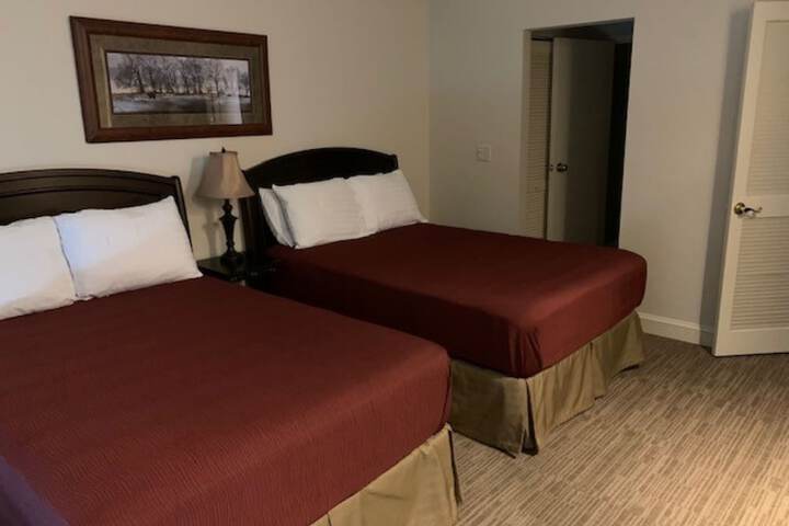 Room 52 of 98