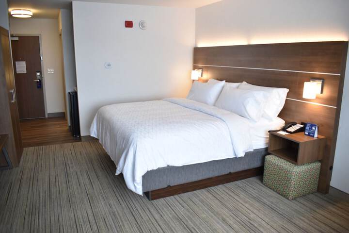 Room 18 of 44