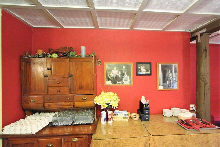 Alexanders Lodge