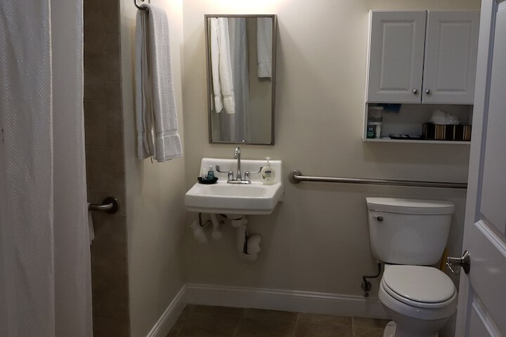 Crescent Suites Hotel