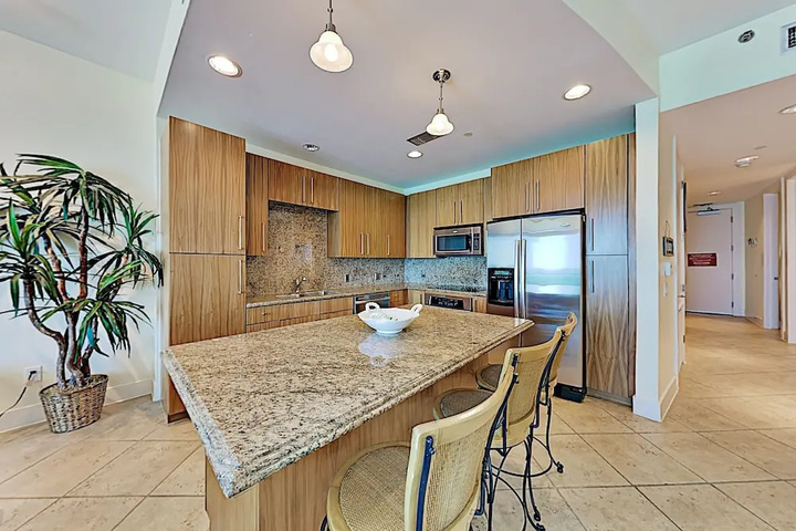 Opulent Beachfront W / Pools Spa & Theater 3 Bedroom Condo