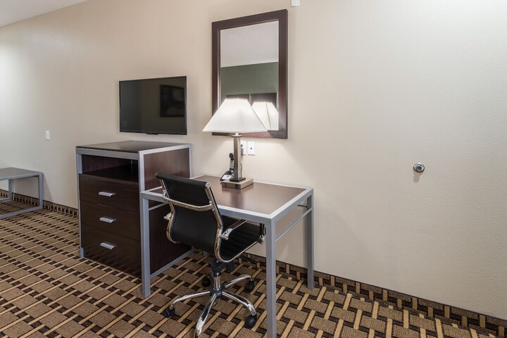 Room 10 of 33