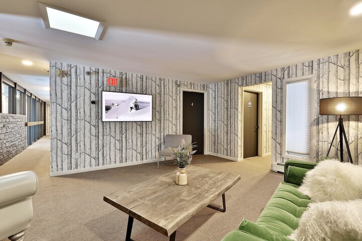 The Birch Ridge: Family Room #11 - Queen / bunkbed Suite in Killington Vermont 1 Bedroom Home