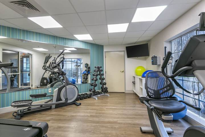 Holiday Inn Express Hotel & Stes Mt. Arlington Rockaway Area by IHG