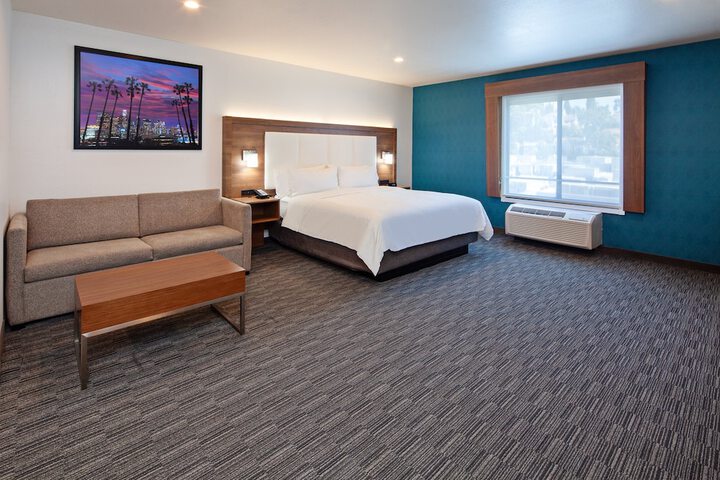 Room 46 of 68