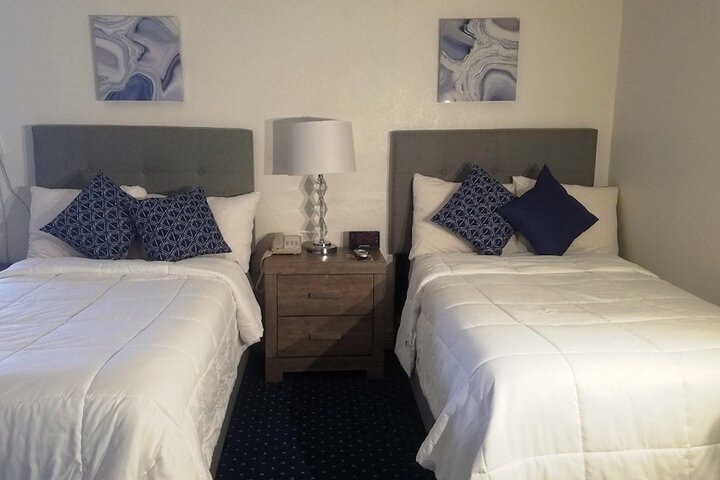 Room 11 of 33