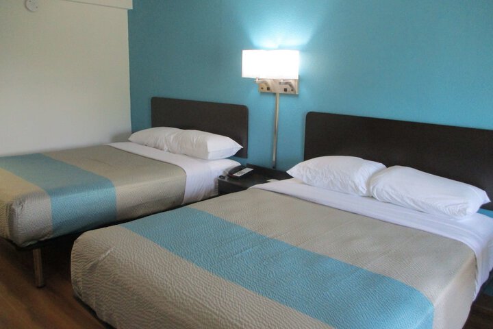 Room 16 of 37