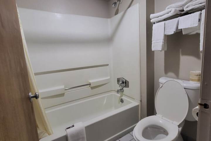 Room 8 of 20