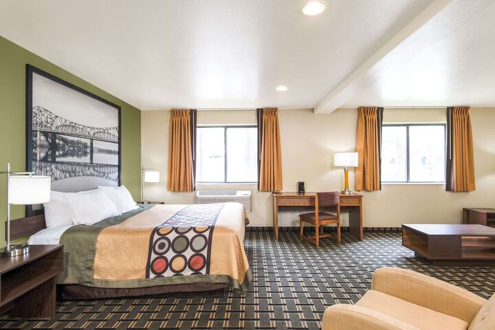 Room 5 of 33