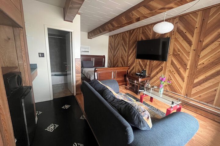 Room 15 of 31