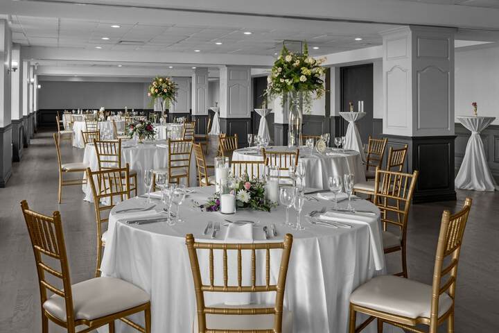 Ballroom/Hall 65 of 75
