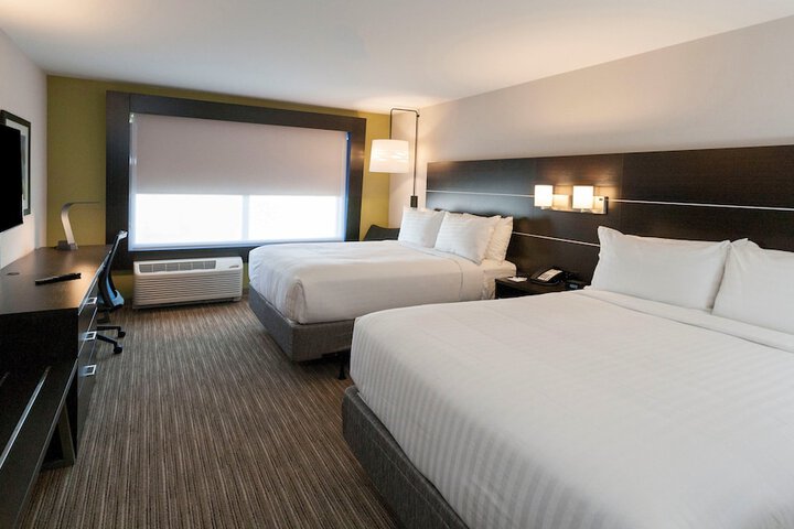 Room 12 of 26