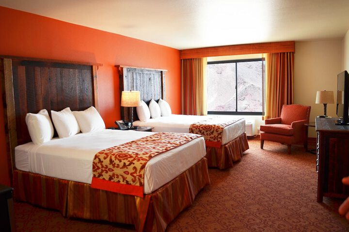 Room 16 of 33