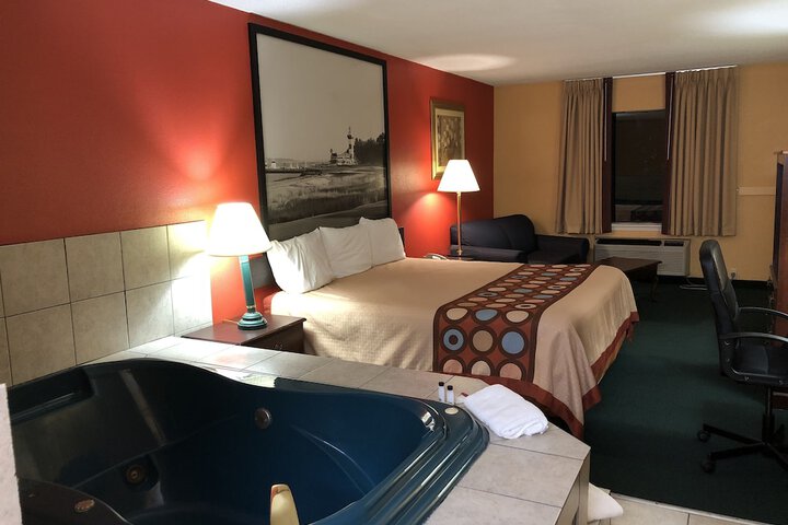Room 24 of 32