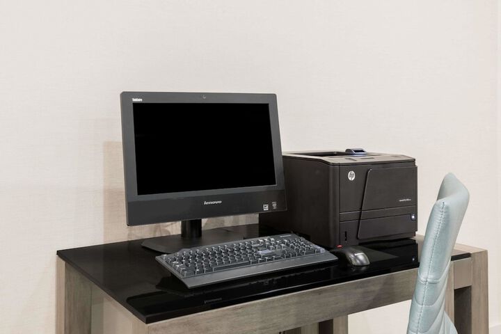 Business Center 17 of 17