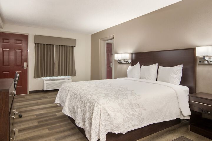 Room 16 of 35