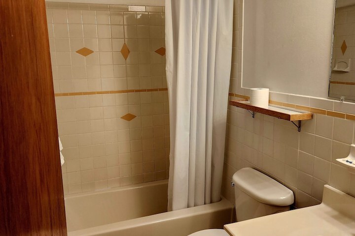 Room 15 of 27