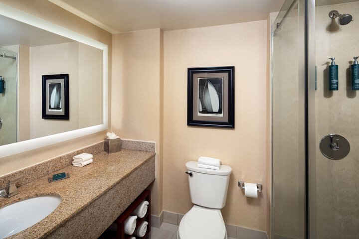 DoubleTree by Hilton Boston North Shore