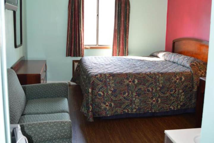Budget Inn of Claypool Hill
