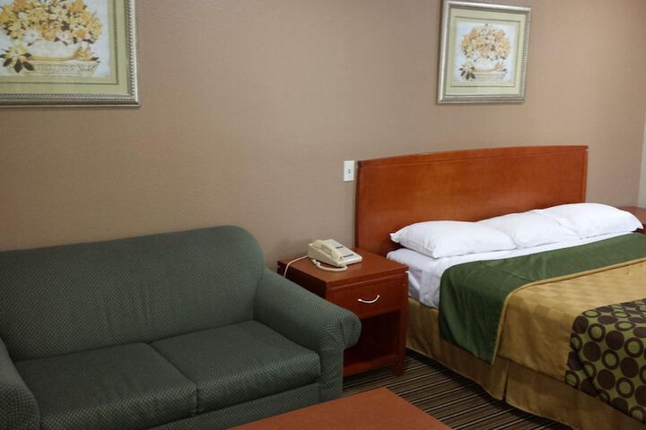 Room 11 of 26