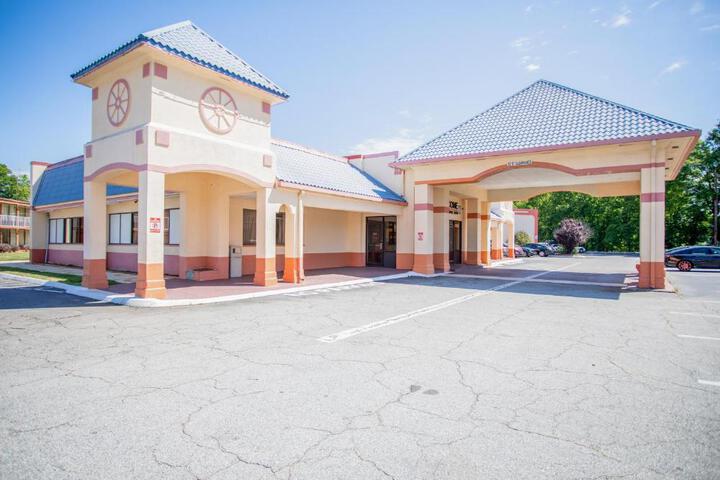 OYO hotel Greensboro east I 40
