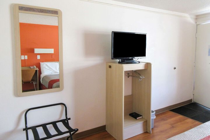 Room 21 of 24