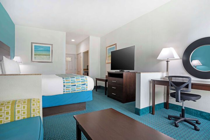Room 27 of 38
