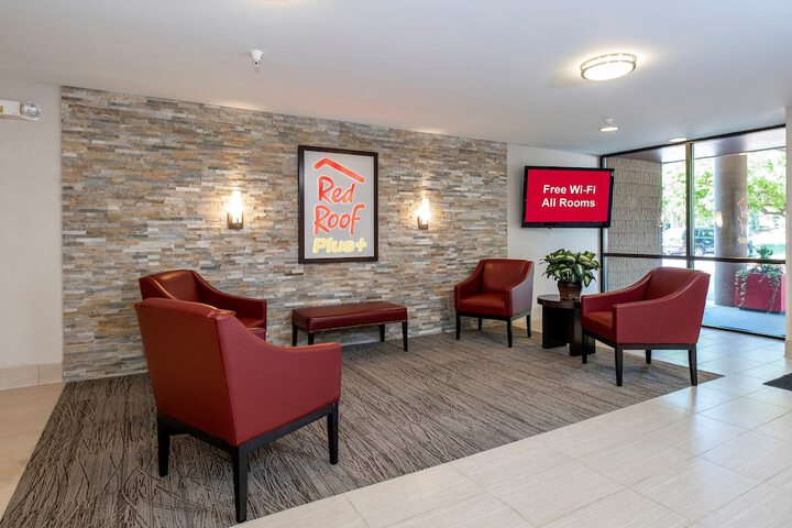 Red Roof Inn PLUS+ Boston - Mansfield / Foxboro