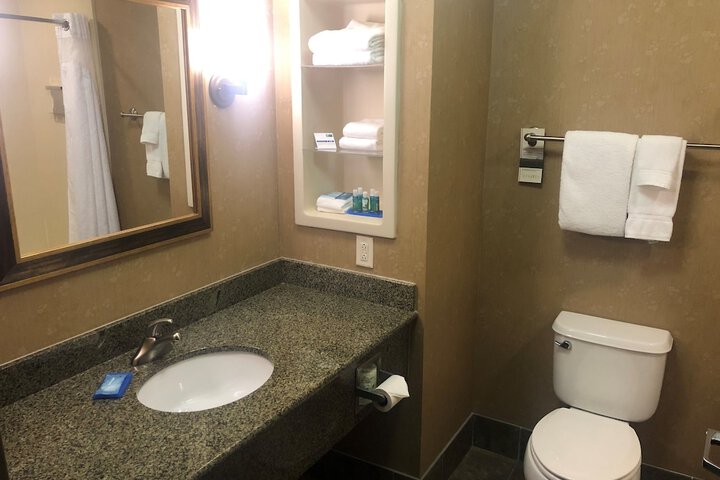 Room 36 of 60