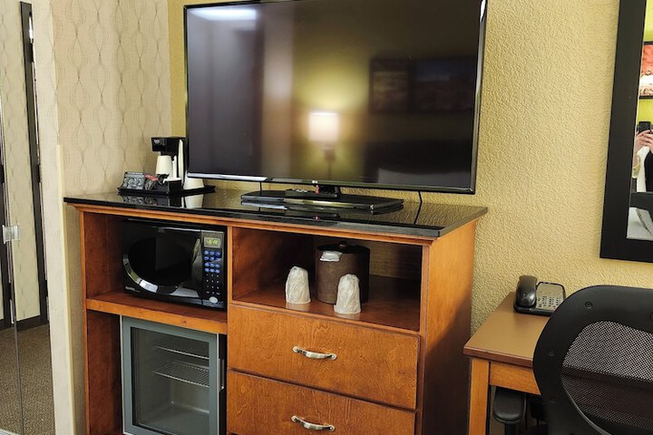 Heritage Inn Suites Houston / Sugar Land Trademark by Wyndham