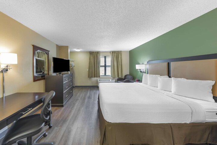 Room 8 of 24