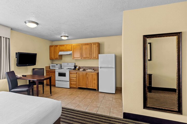 Quality Inn & Suites Vancouver - Hazel Dell