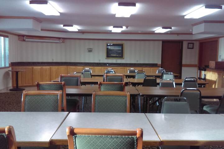 Best Western Plus Landmark Inn