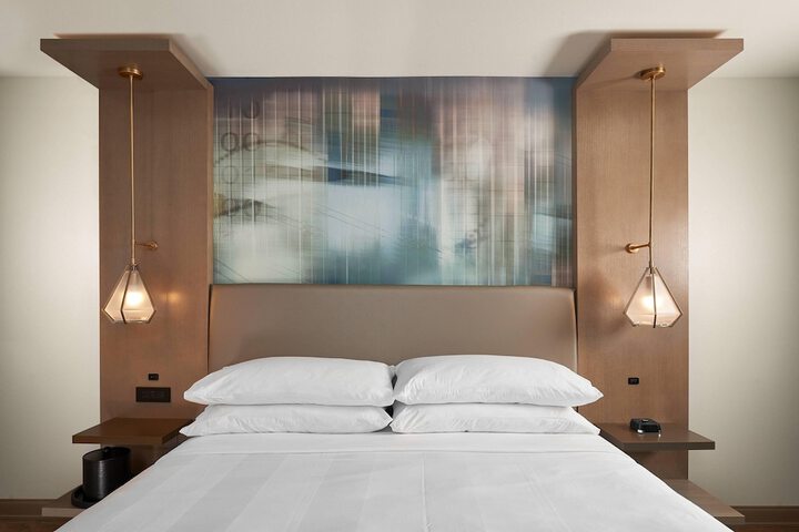 Room 33 of 50