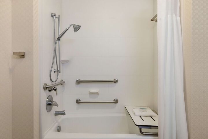 Room 14 of 48