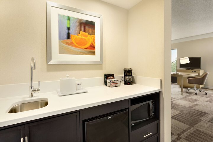 Room 11 of 27