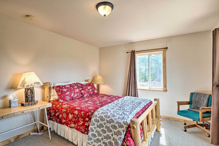 Grand Jefferson Home w / Stunning Mtn Views!