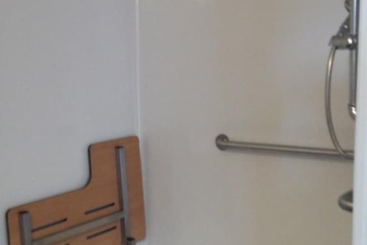Instalodge Hotel & Suites