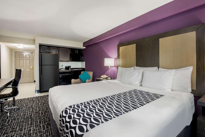 La Quinta Inn by Wyndham West Long Branch / NJ Shore Area
