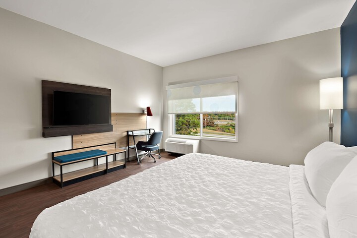 Room 15 of 41