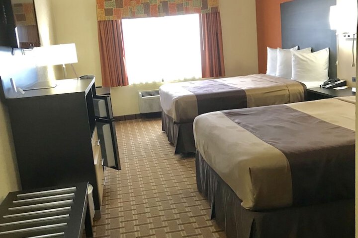 Quality Inn & Suites Benton Harbor - St. Joseph