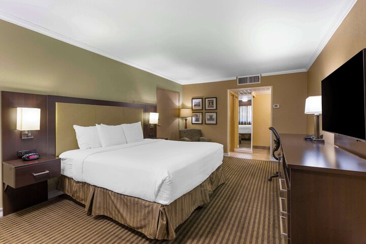 Room 6 of 31