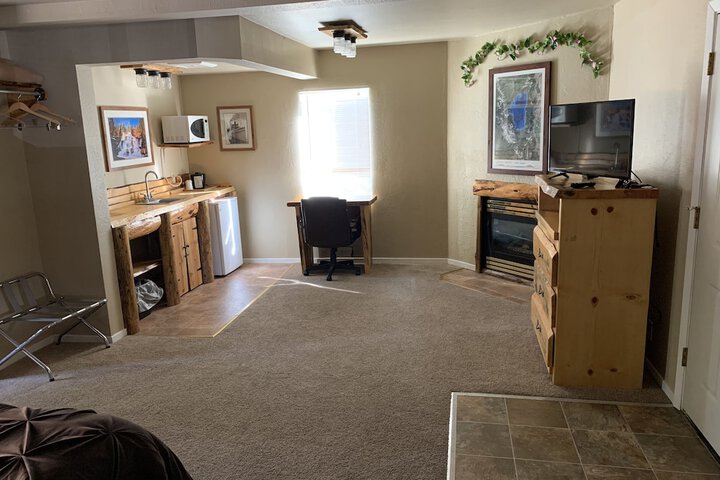 Room 12 of 36